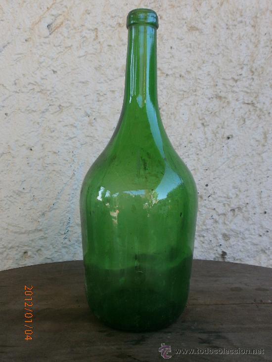 Botellas antiguas: ANTIGUA BOTELLA CRISTAL VERDE. N&ordm; EN LA BASE - Foto 1