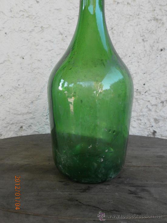Botellas antiguas: ANTIGUA BOTELLA CRISTAL VERDE. N&ordm; EN LA BASE - Foto 2