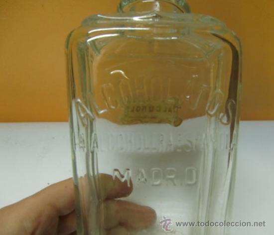 Botellas antiguas: Botella de cristal antigua de alcohol - Foto 2