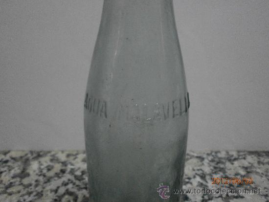 Botellas antiguas: BOTELLA AGUA MALAVELLA LETRAS EN RELIEVE - Foto 2