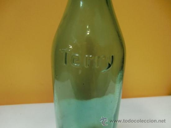 Botellas antiguas: Botella verde de cristal de TERRY - Foto 2