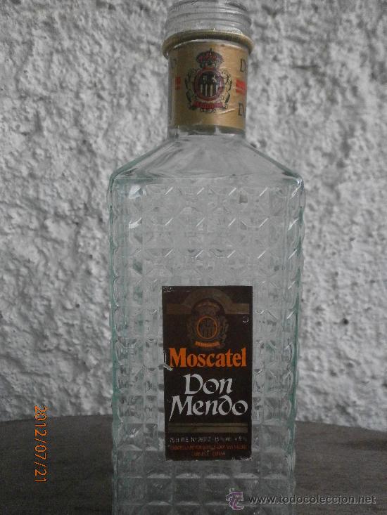 Botellas antiguas: BOTELLA MOSCATEL DON MENDO - Foto 2