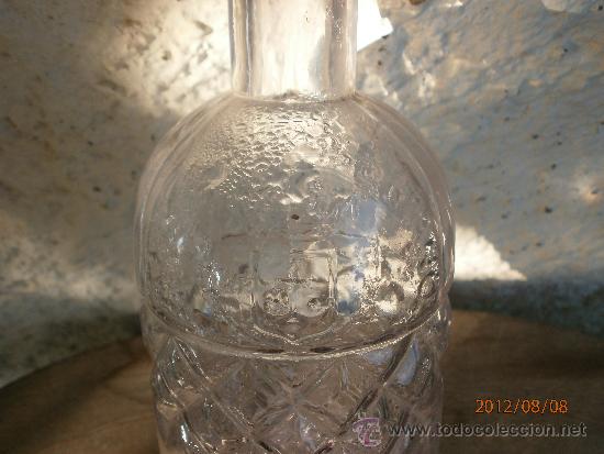 Botellas antiguas: BOTELLA ANIS CARMELITA&Ntilde;O LETRAS EN RELIEVE - Foto 2