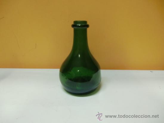 Botellas antiguas: Botellita verde, francesa - Foto 1