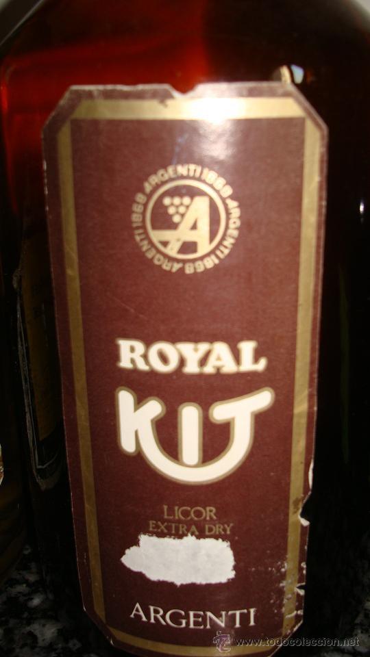 Botellas antiguas: BOTELLA ANTIGUA DE LICOR ROYAL KIT - Foto 1