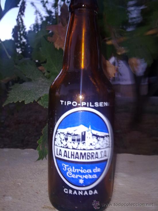 Botellas antiguas: botella de cerveza alhambra 1/3. - Foto 1