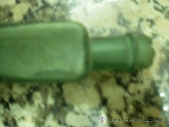 Botellas antiguas: ANTIGUA BOTELLITA DE NETOL RELIEVE - Foto 3