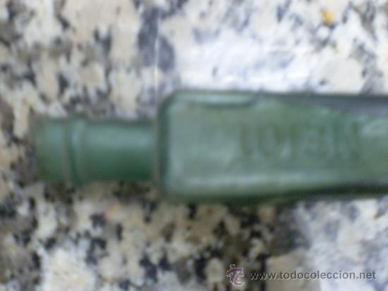 Botellas antiguas: ANTIGUA BOTELLITA DE NETOL RELIEVE - Foto 4