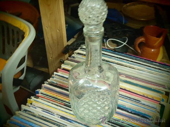 Botellas antiguas: LICORERA DE CRISTAL prensado - Foto 1