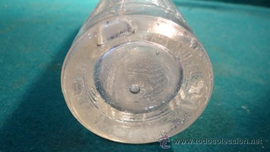 Botellas antiguas: CRUSH - BOTELLA DE REFRESCO - RELIEVE - - Foto 3