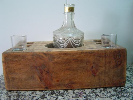 Botellas antiguas: EXPOSITOR MADERA PARA BOTELLA Y CHIPITOS - Foto 1