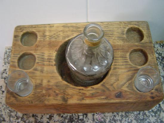 Botellas antiguas: EXPOSITOR MADERA PARA BOTELLA Y CHIPITOS - Foto 2
