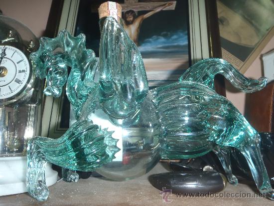 Botellas antiguas: BOTELLA LICORERA DE CRISTAL FORMA DE CABALLO PEGASO. - Foto 2