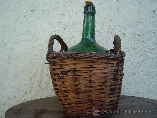 Botellas antiguas: ANTIGUA GARRAFA FORRADA - Foto 1