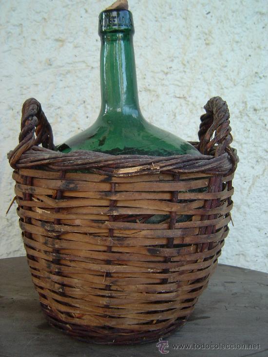 Botellas antiguas: ANTIGUA GARRAFA FORRADA - Foto 3