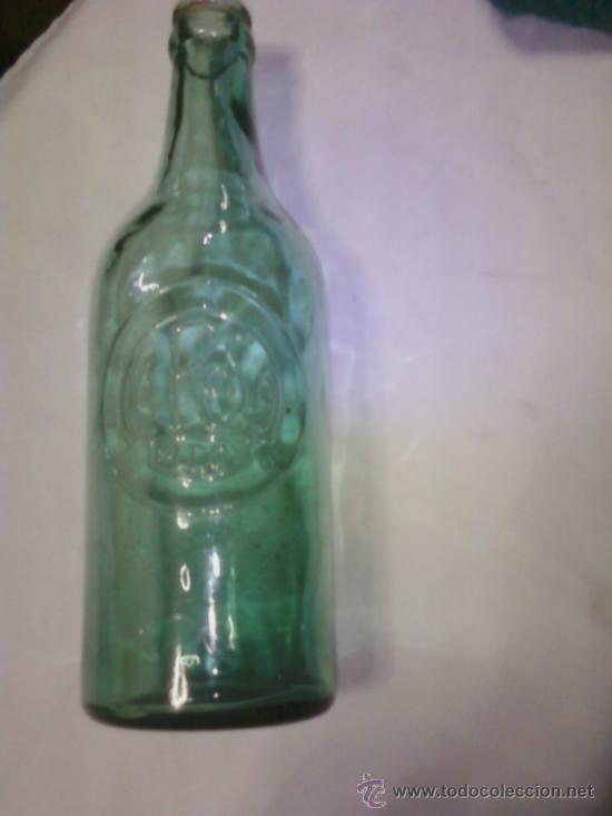 Botellas antiguas: BOTELLA LA ROSA. ALCOY - Foto 1