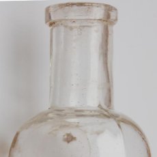 Botellas antiguas: ANTIGUA BOTELLA CAFÉ MOKA ARMISEN. (LABORATORIO ZARAGOZA). PRINCIPIOS SIGLO XX.. Lote 35471478