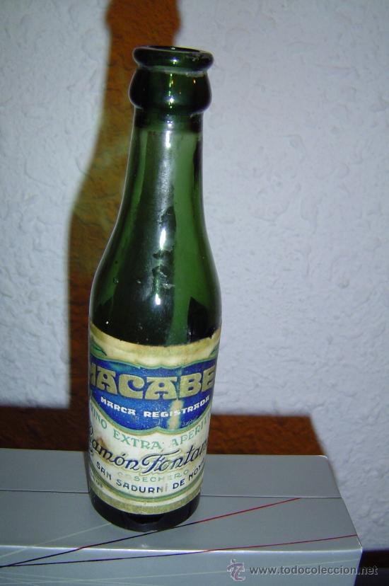 Botellas antiguas: Rara botella de Macabeo vino extra aperitivo - Foto 1