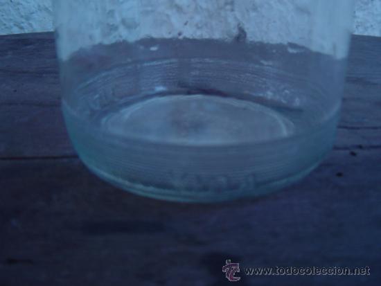 Botellas antiguas: BOTE DE ZUMO DE VIDA LETRAS EN RELIEVE - Foto 2