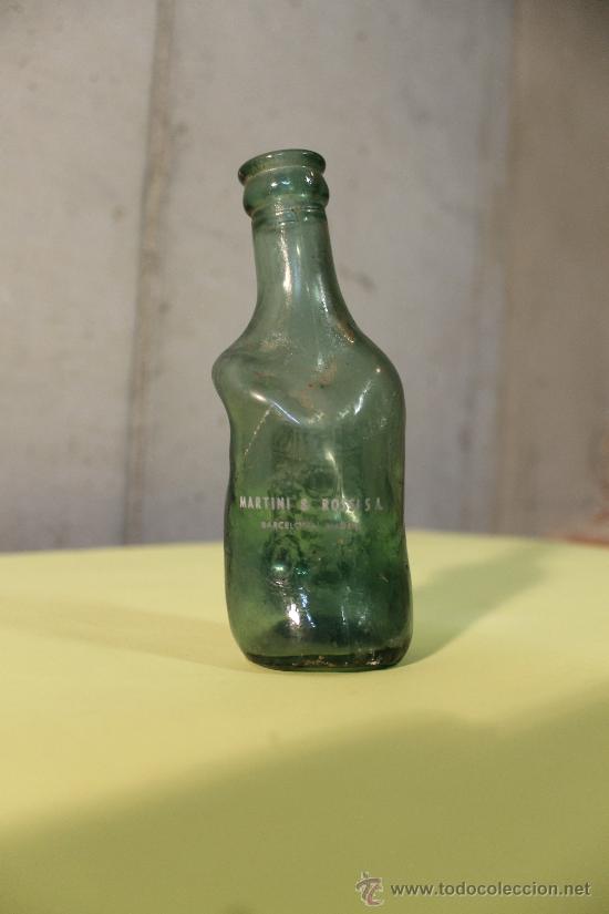 Botellas antiguas: Botell&iacute;n de Martini Deformado de cristal - Foto 2