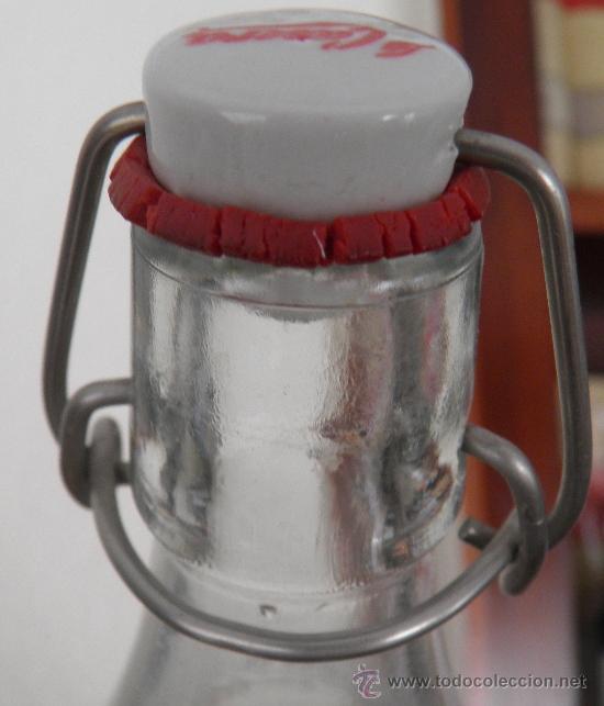Botellas antiguas: BOTELLA CONMEMORATIVA DE LA CASERA - Foto 2
