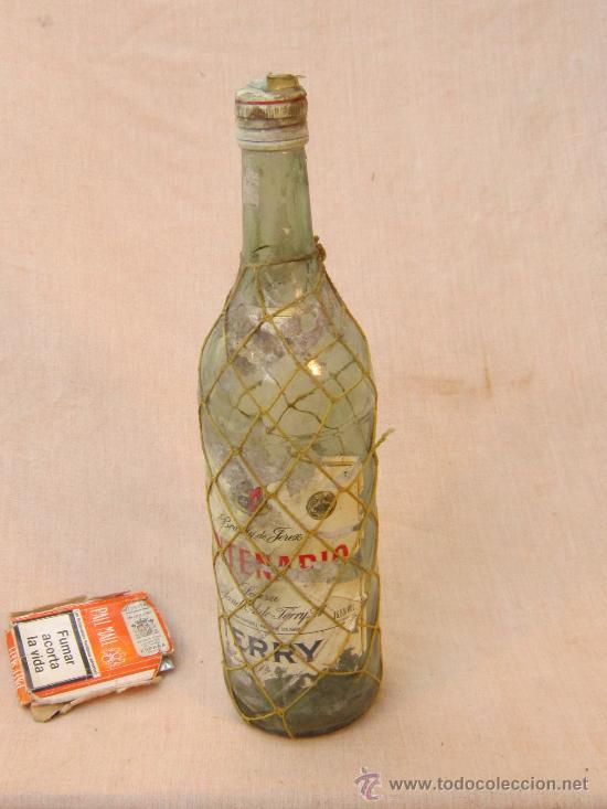 Botellas antiguas: BOTELLA - VIDRIO - BRANDY TERRY - CENTENARIO - VACIA - Foto 1