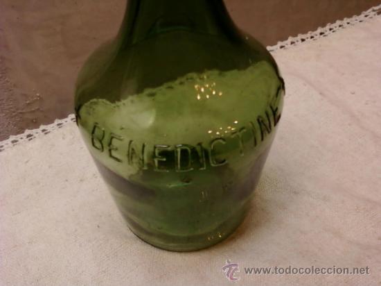 Botellas antiguas: BOTELLA BENEDICTINE. VAC&Iacute;A - Foto 2
