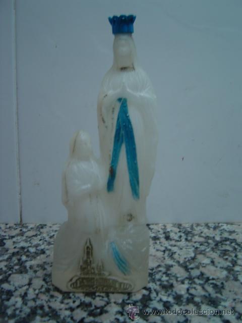 Botellas antiguas: BOTELLA PLASTICO VIRGEN DE LOURDES - Foto 1