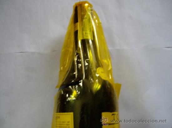 Botellas antiguas: BOTELLA BRANDY TORRES 10 - Foto 3