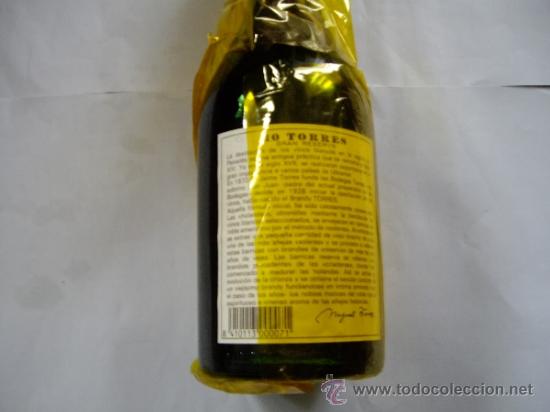 Botellas antiguas: BOTELLA BRANDY TORRES 10 - Foto 2