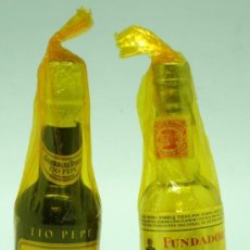 Botellas antiguas: 2 BOTELLÍN FUNDADOR PEDRO DOMECQ Y TÍO PEPE GONZÁLEZ BYASS JEREZ 