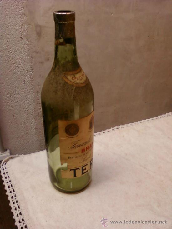 Botellas antiguas: BOTELLA BRANDY CENTENARIO TERRY. VAC&Iacute;A - Foto 3