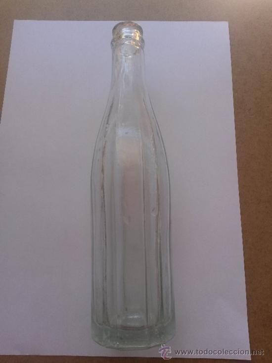 Botellas antiguas: Botella antigua de refresco de 24 x 5,5 cms - Foto 1