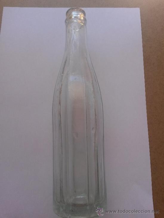 Botellas antiguas: Botella antigua de refresco de 24 x 5,5 cms - Foto 1