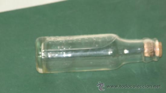 Botellas antiguas: PEQUE&Ntilde;A BOTELLA DE ELIXIR ESTOMACAL SAIZ DE CARLOS - Foto 3