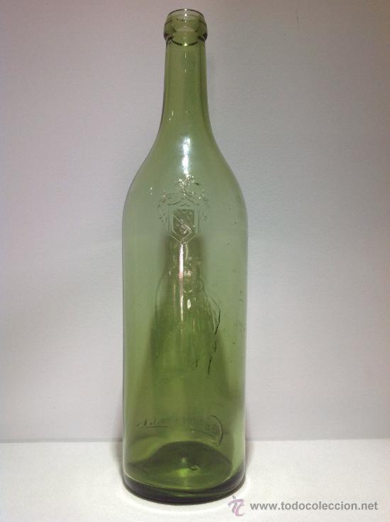 Botellas antiguas: BOTELLA CO&Ntilde;AC CABALLERO LETRAS EN RELIEVE Y ESCUDO - Foto 3