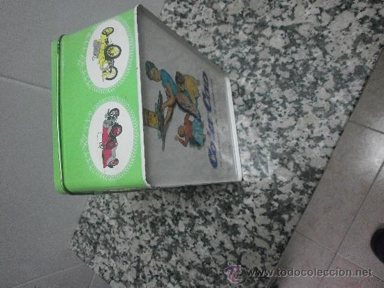Botellas antiguas: CAJA COLA CAO COCHES EPOCA - Foto 3