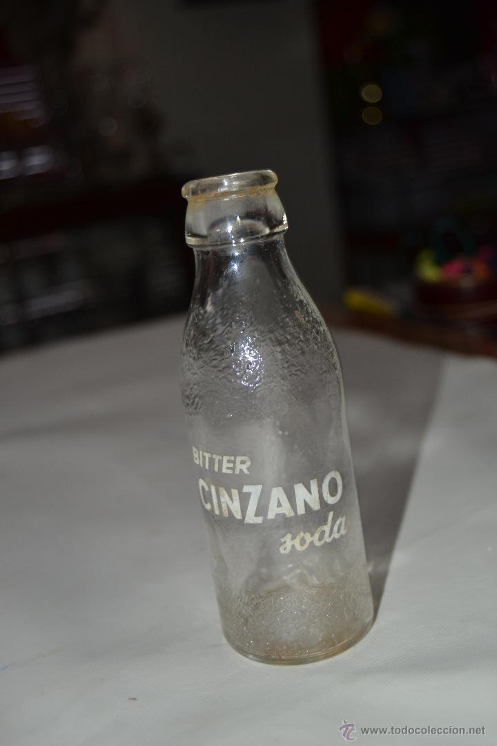 Botellas antiguas: Botella Bitter Cinzano - Foto 1
