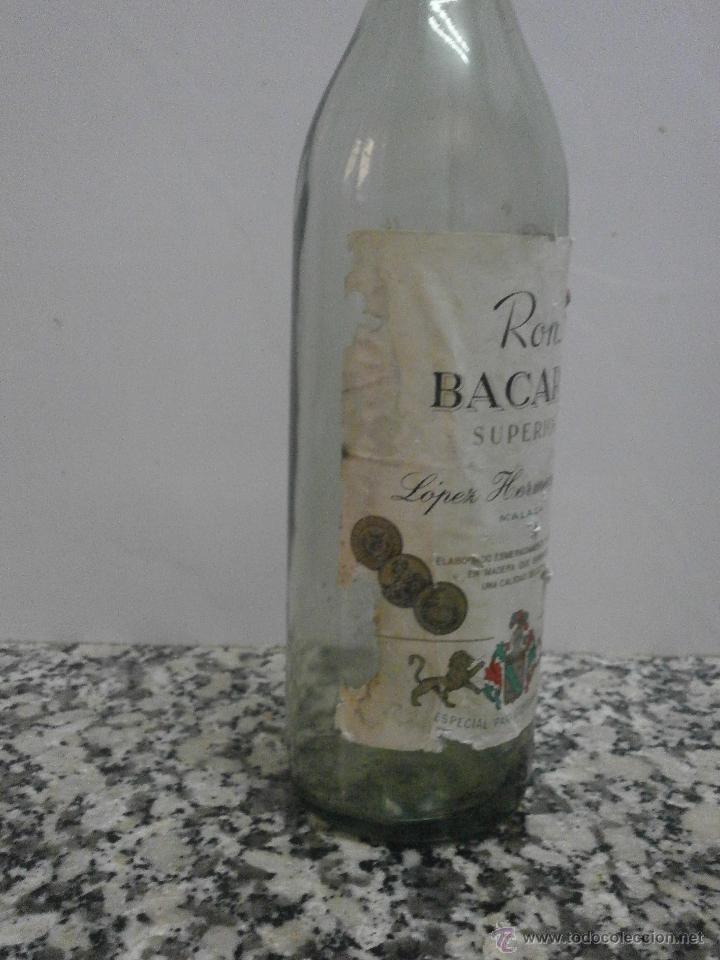 Botellas antiguas: BOTELLA RON BACARA SUPERIOR  VACIA - Foto 2