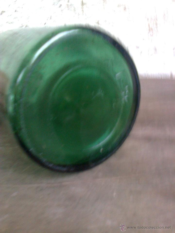 Botellas antiguas: ANTIGUA BOTELLA CRISTAL VERDE - Foto 2