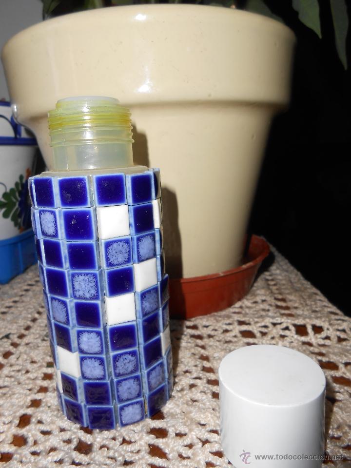 Botellas antiguas: Botella para el Ba&ntilde;o- Con mosaicos - - Foto 2