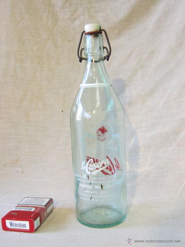 Botellas antiguas: BOTELLA DE GASEOSA LA CASERA - Foto 2