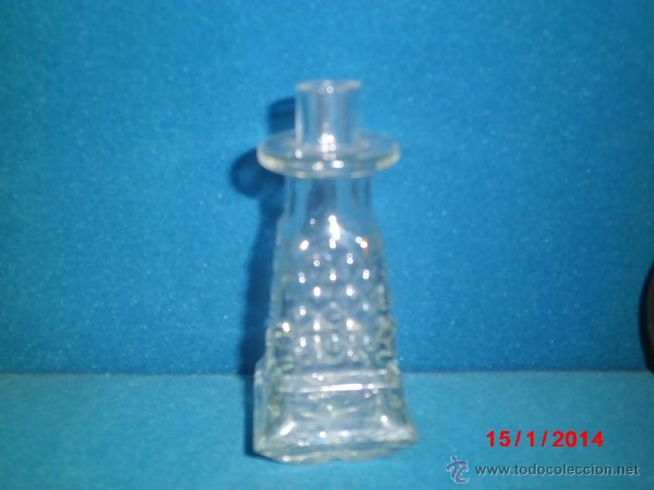 Botellas antiguas: ANTIGUA BOTELLA DE PERFUME DE CRISTAL TALLADO. - Foto 1