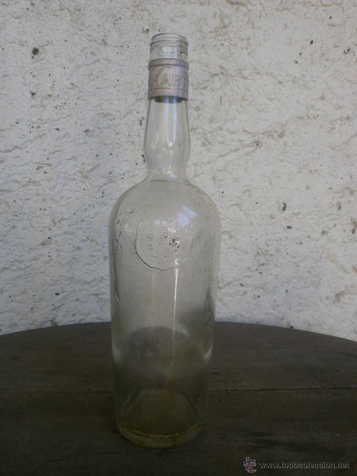 Botellas antiguas: ANTIGUA BOTELLA DE CHARTREUSE. RELIEVE - Foto 1