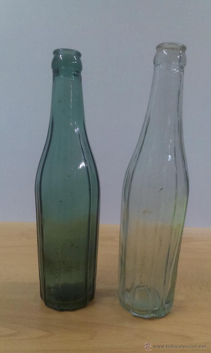 Botellas antiguas: DOS BOTELLAS ANTIGUAS DE REFRESCO - Foto 1