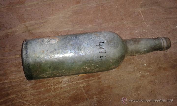 Botellas antiguas: Botella de 29cm, Pedro Domec - Foto 1