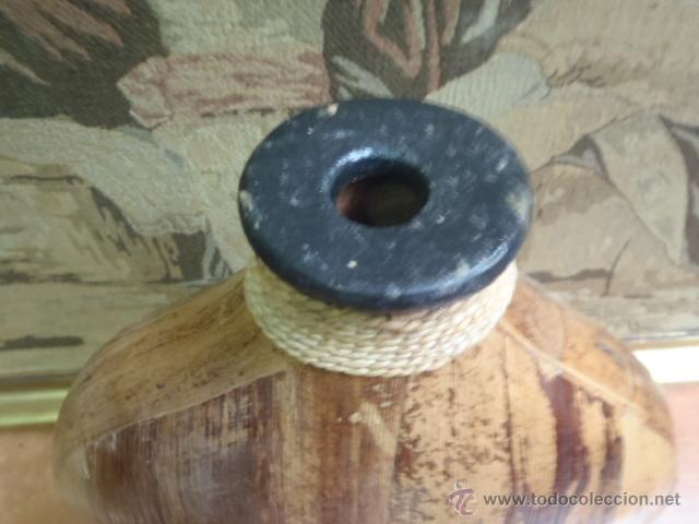Botellas antiguas: 3 GARRAFAS,BOTELLAS, CANTIMPLORAS, EN MADERA. - Foto 4