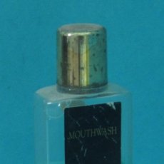 Botellas antiguas: BOTELLA MOUTHWASH. HILTON. MADE IN CANADA. 1996. ALTURA 8 CM. Lote 43587778