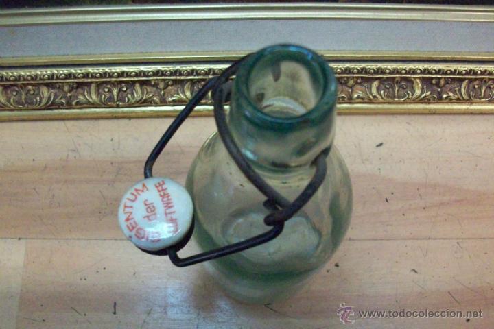 Botellas antiguas: ANTIGUA BOTELLA DE LA EIGENTUM DER LUFTWAFFE - Foto 3