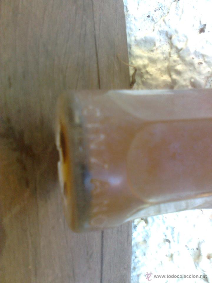 Botellas antiguas: BOTELLIN CINZANO LETRAS EN RELIEVE CERCA DE LA BASE - Foto 3